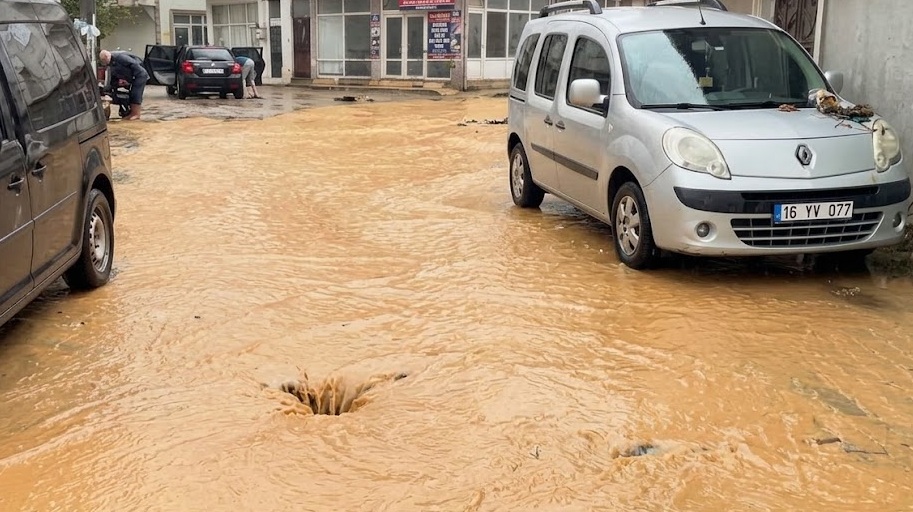 ARMUTLU’NUN “GERÇEK YÜZÜNÜ” SELLER GETİRDİ!