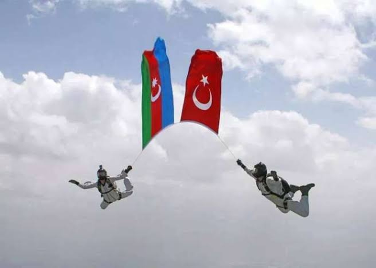 “BİR MİLLET, İKİ DEVLET”