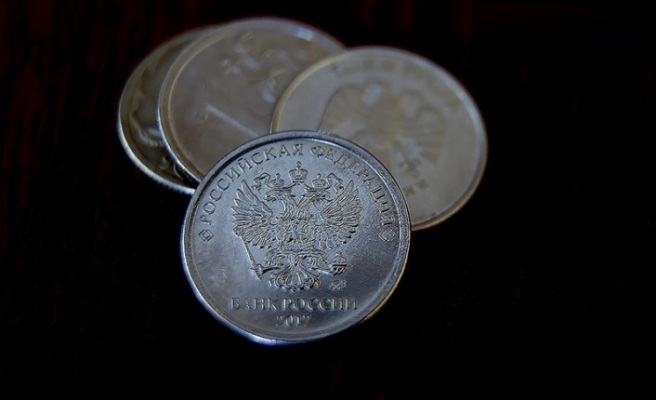 Rus rublesi tekrar değer kaybediyor